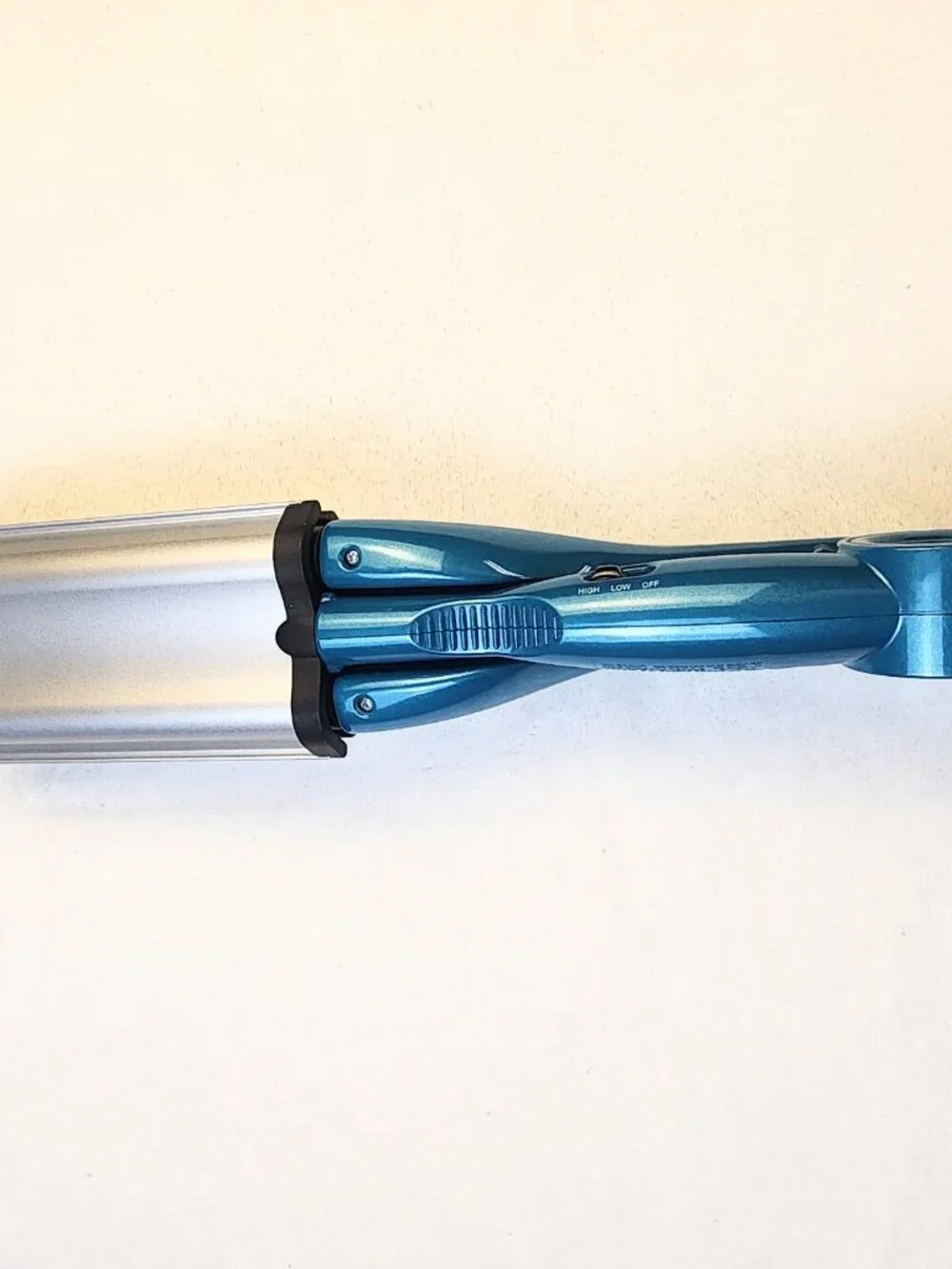 TIGI Bed Head Wave Artist Tourmaline Ceramic Deep Waver Blue (BH305CN).